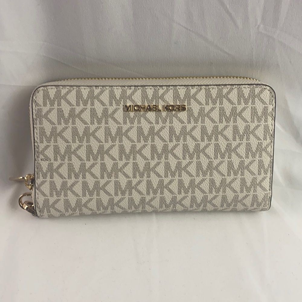 Michael Kors Jet Set Large Phone Wristlet Wallet